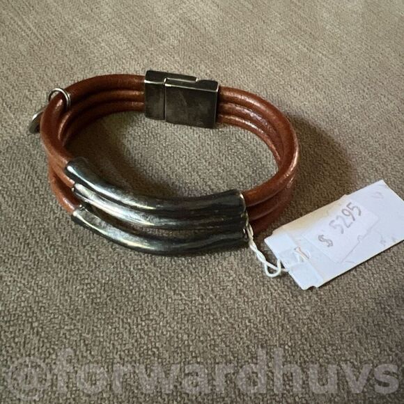 Trades by Haim Shahar | Triple Bar Brown Leather Unisex Bracelet - Picture 8 of 12